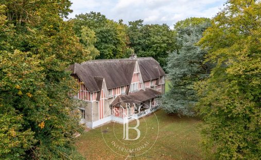 House in Chantilly, Hauts-de-France, France 1