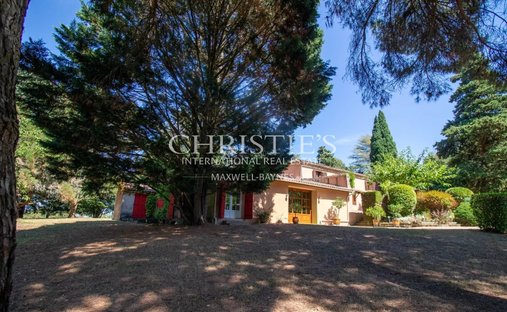 Castle for Sale in Marmande, Nouvelle-Aquitaine, France