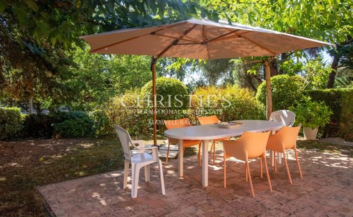 Castle for Sale in Marmande, Nouvelle-Aquitaine, France