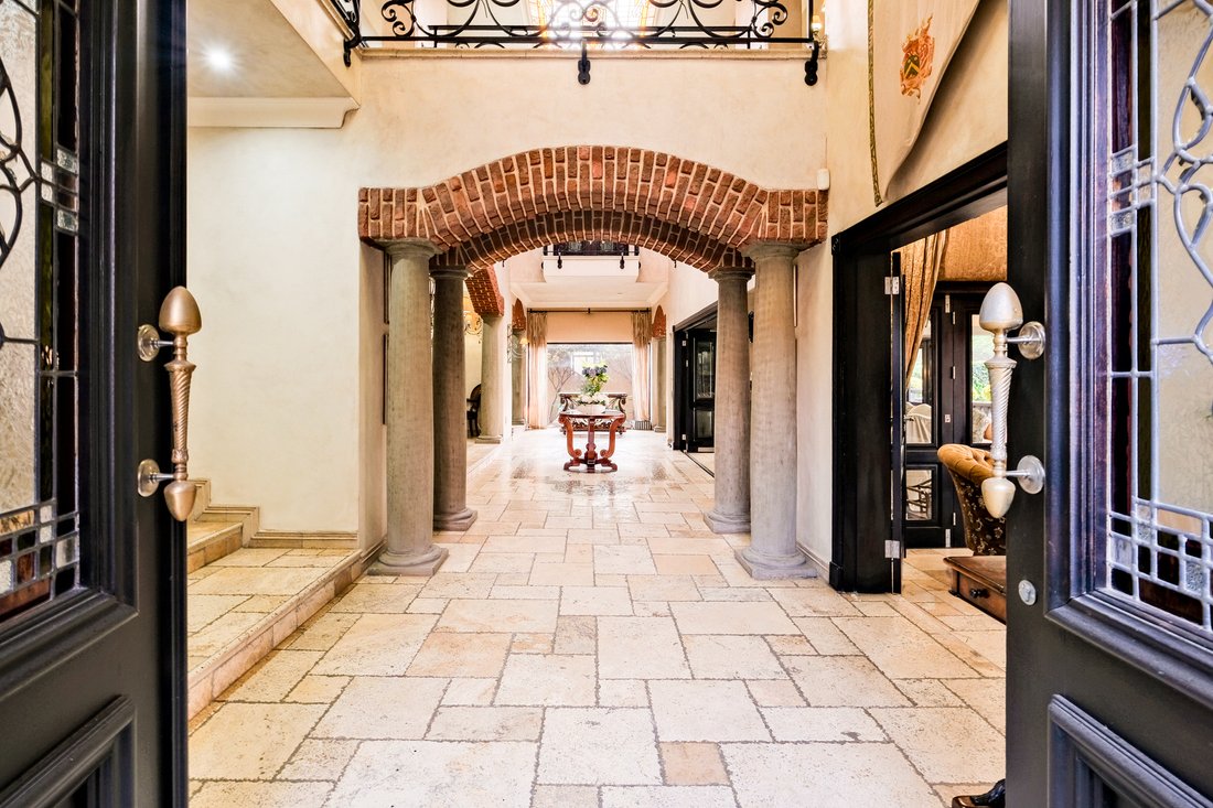 Country House in Sandton, Gauteng, South Africa 4 - 16165633