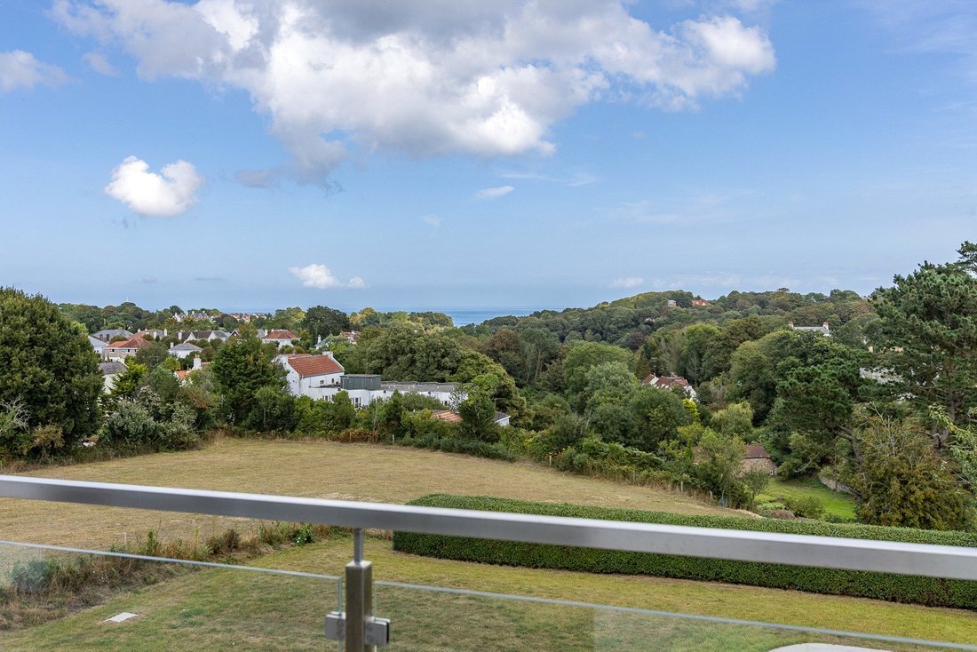 House in Guernsey, Guernsey 2 - 15070300