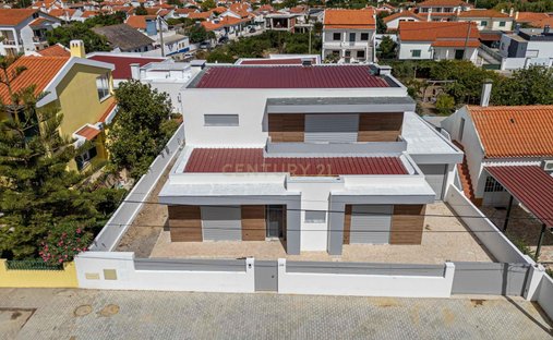 Villa in Azeitao (Sao Lourenco e Sao Simao), Setubal, Portugal 1