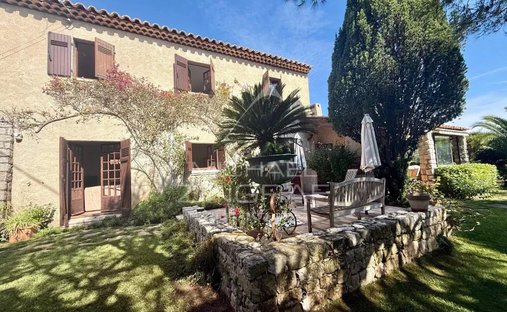 Villa in Antibes, Provence-Alpes-Côte d'Azur, France 1