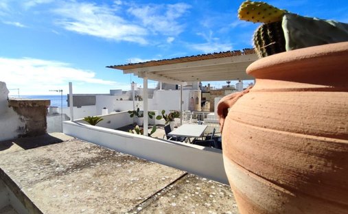 House in Historic Center, Gallipoli, Apulia 1