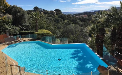 Apartment in Nord Est, Bormes-les-Mimosas, France 1
