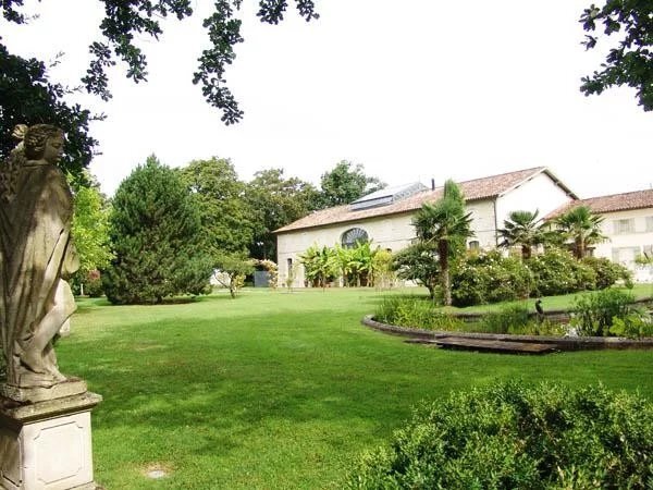 Country House in Mortagne-sur-Gironde, Nouvelle-Aquitaine, France 2 - 12969256