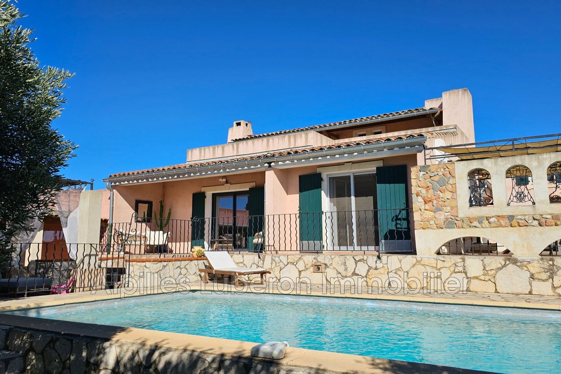 Villa in Aureille, Provence-Alpes-Côte d'Azur, France 1 - 14745370