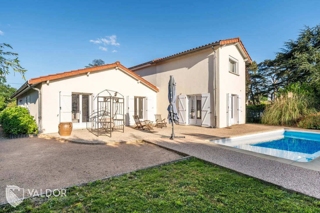 House in Saint-Bernard, Auvergne-Rhône-Alpes, France 1 - 16164394