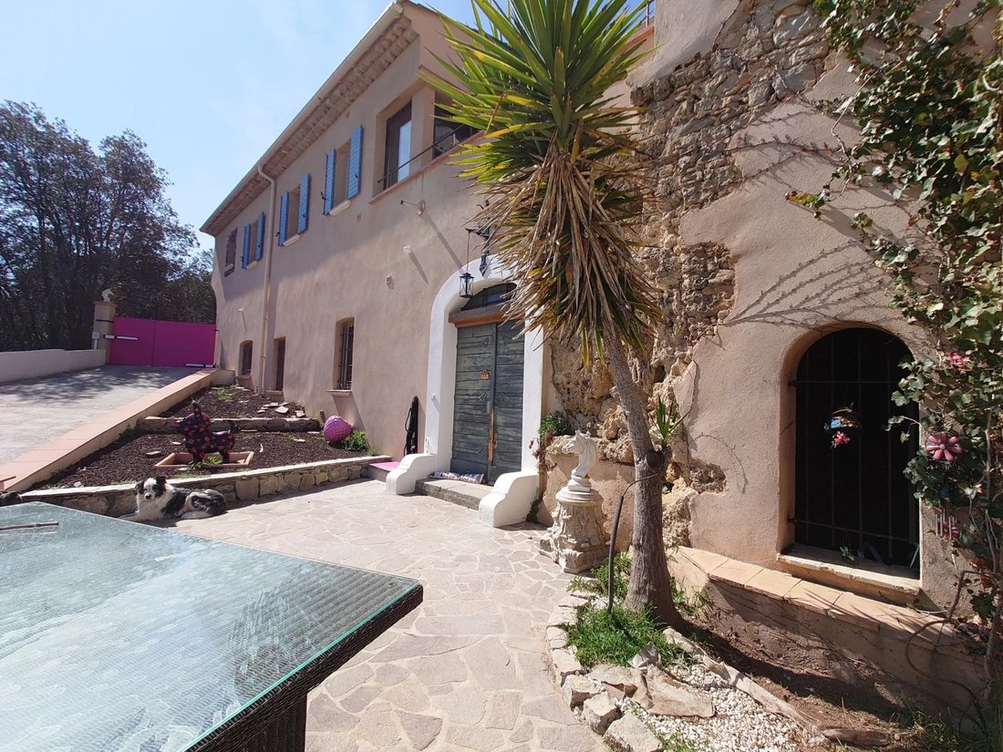 Estate in Trans-en-Provence, Provence-Alpes-Côte d'Azur, France 2 - 12759588