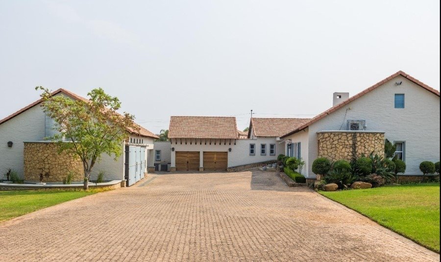 House in Mooikloof Glen, Gauteng, South Africa 2 - 16167943