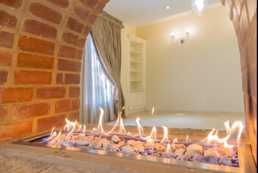 House in Mooikloof Glen, Gauteng, South Africa 4 - 16167943