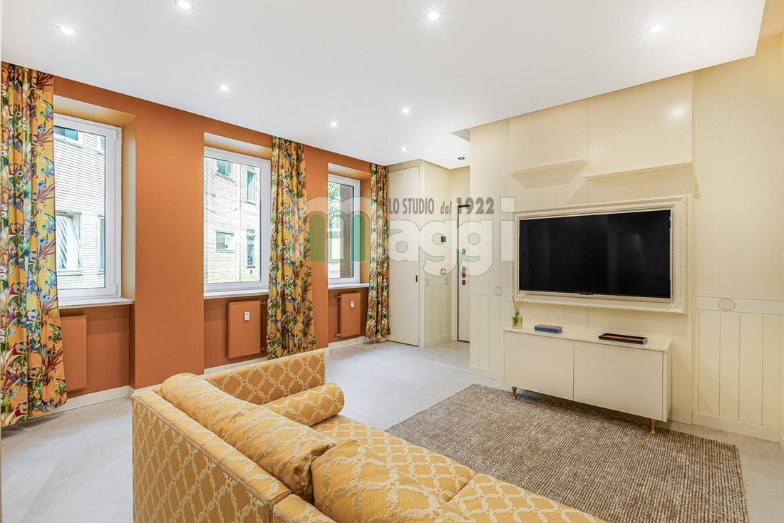 Apartment in Historic Center, Milan, Lombardy 4 - 15743608