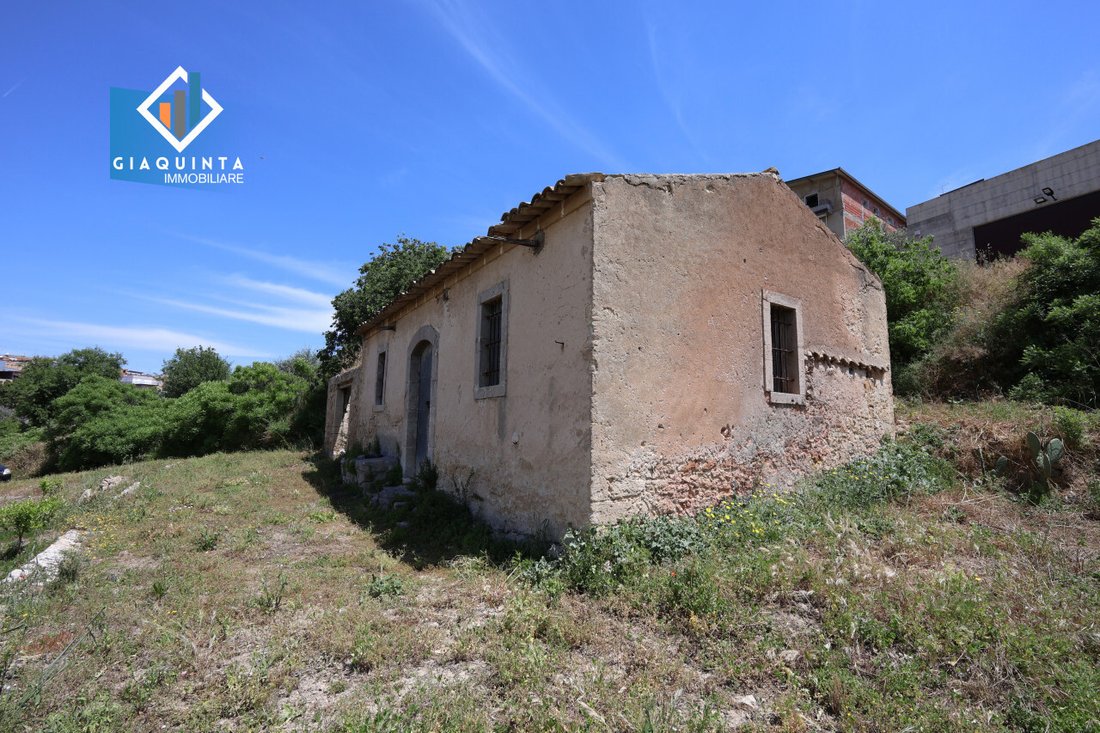 Land in Palagonia, Sicily, Italy 3 - 16179507