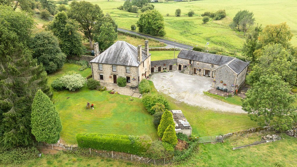 House in Staffordshire, England 1 - 16172600