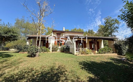 Propriété D'exception Avec 2 Maisons Indépendantes, Piscine Et Jardin Paysager