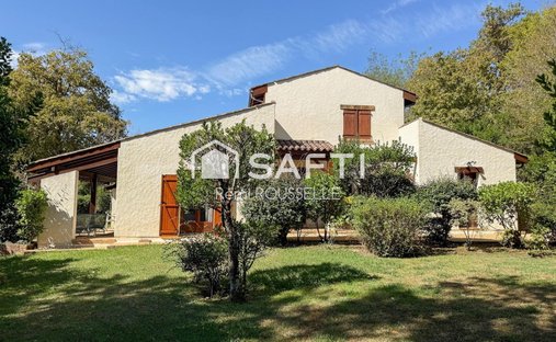 Propriété D'exception Avec 2 Maisons Indépendantes, Piscine Et Jardin Paysager