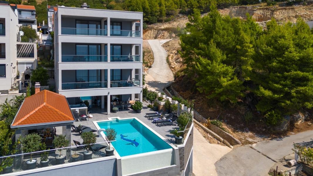 Villa in Omis, Split-Dalmatia County, Croatia 2 - 16173076