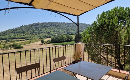 Villa in Beaumont-de-Pertuis, Provence-Alpes-Côte d'Azur, France 1