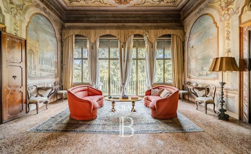 Villa in Piazze, Padua, Italy 1