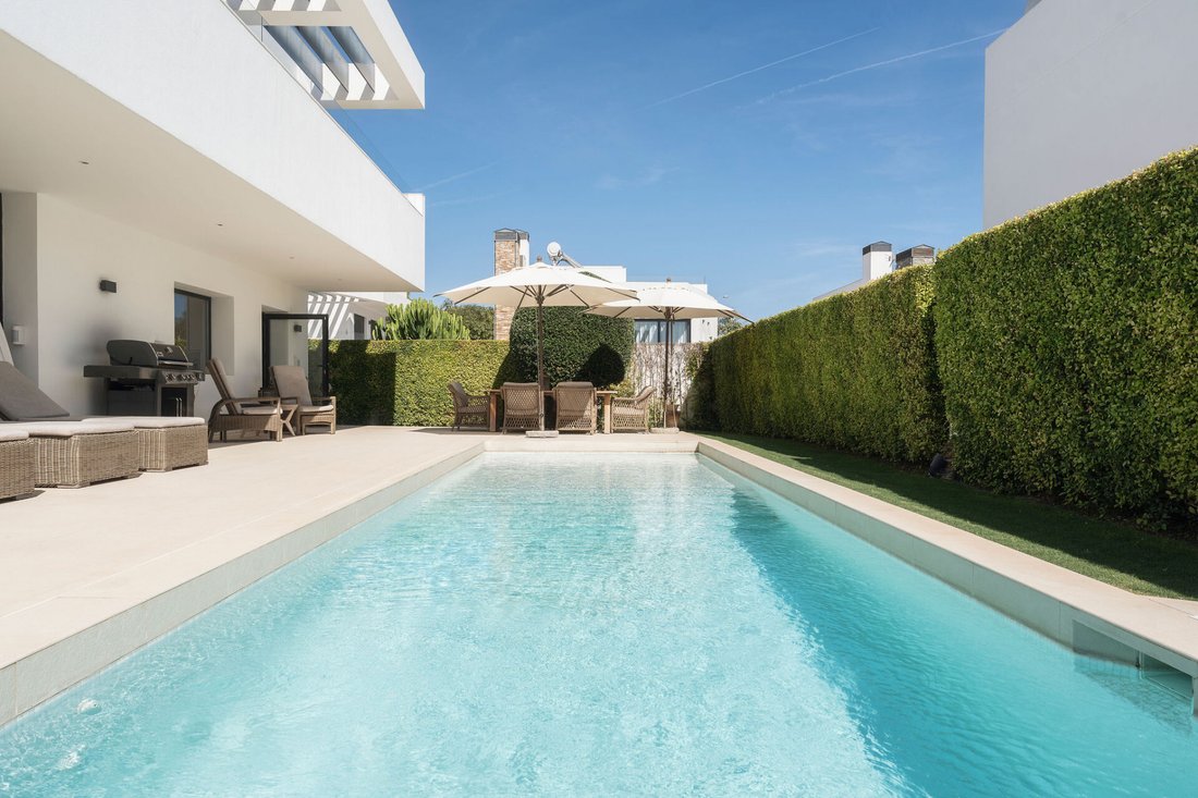 Villa in San Pedro de Alcantara, Andalusia, Spain 2 - 15386097