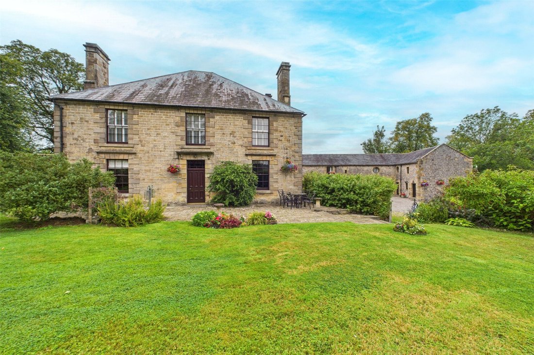 House in Staffordshire, England 4 - 16172600