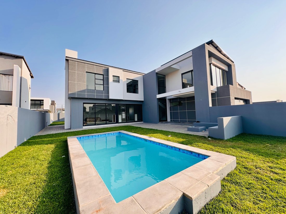 House in Sunderland Ridge AH, Gauteng, South Africa 3 - 16173403