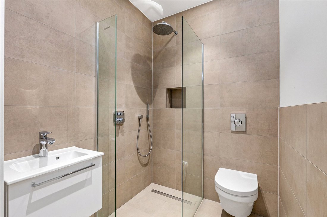 Apartment in Northwood, Hillingdon, England 4 - 16170633