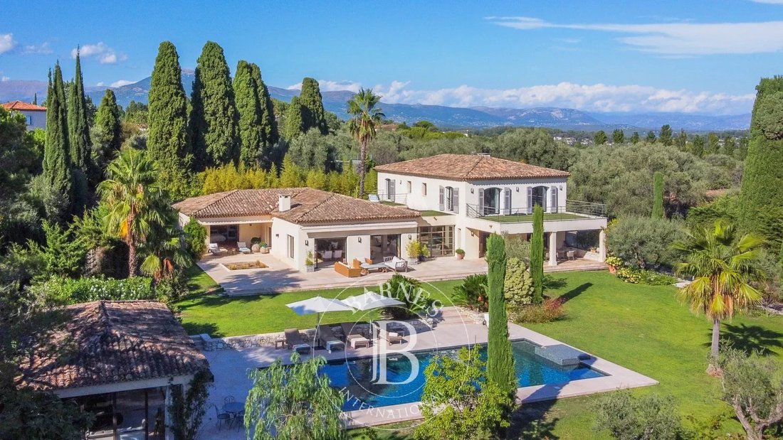 Estate in Valbonne, Provence-Alpes-Côte d'Azur, France 1 - 11387899