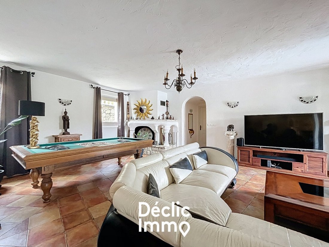 House in Saint-Paul-en-Forêt, Provence-Alpes-Côte d'Azur, France 2 - 16170870