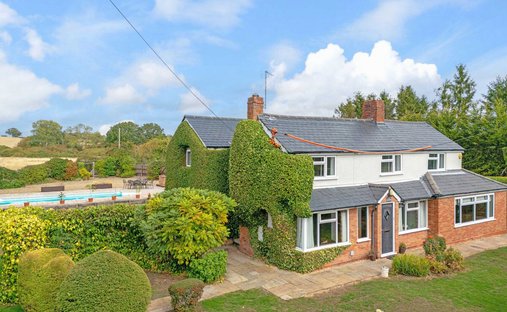 House in Hanbury, England 1