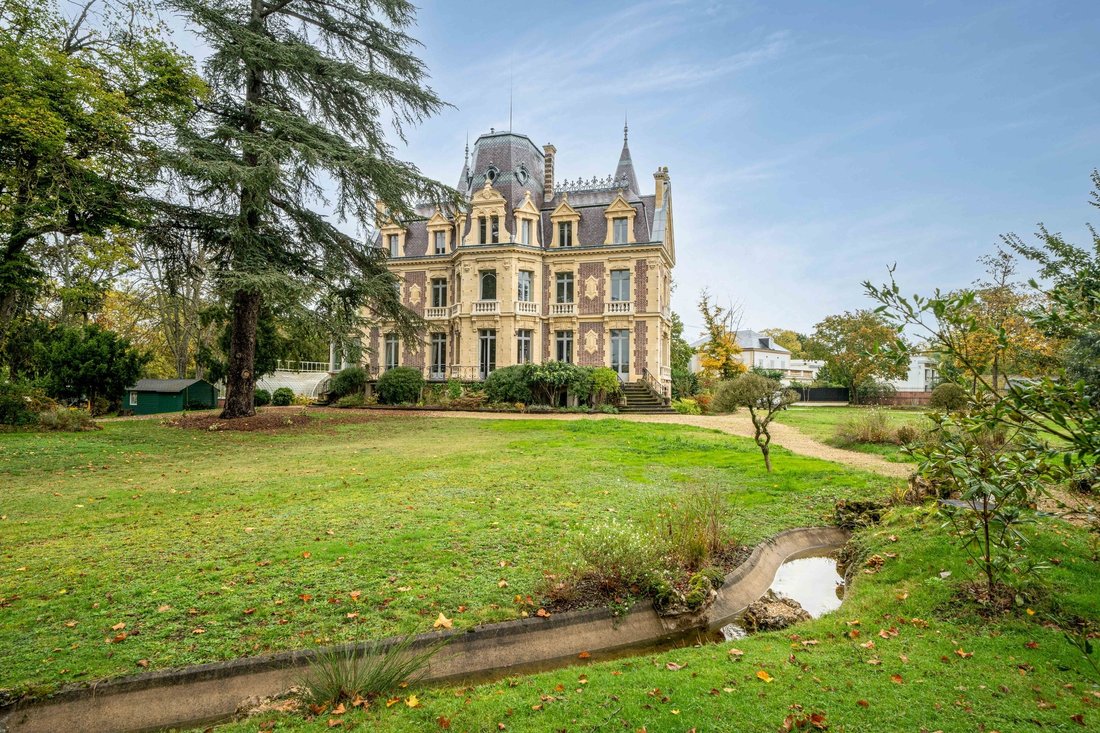 House in Le Vésinet, Ile-de-France, France 1 - 16171153