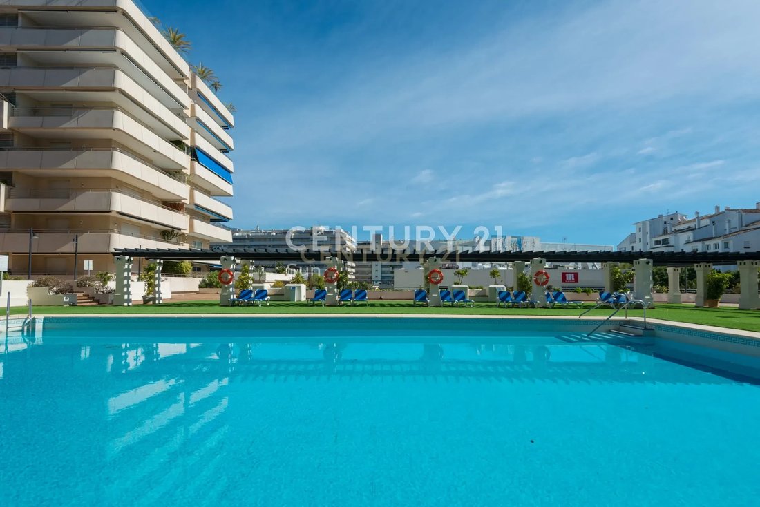 Apartment in Puerto Banus, Marbella, Spain 2 - 13687100