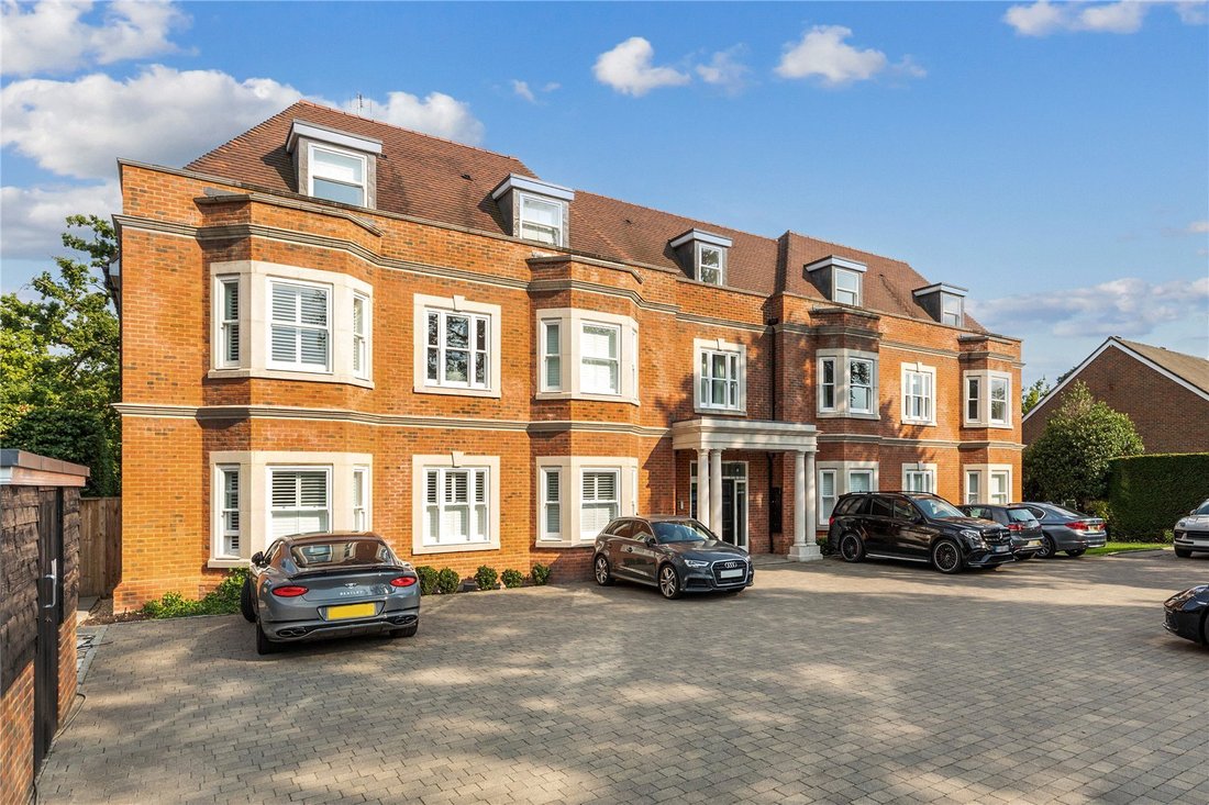 Apartment in Ducks Hill, Hillingdon, England 1 - 16170638