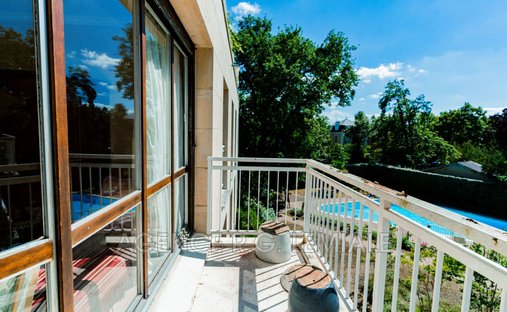 Apartment in Charlemagne, Maisons-Laffitte, France 1