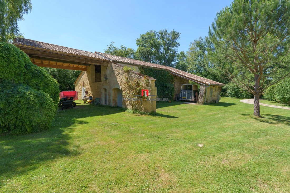 House in Saint-Laurent-d'Arce, Nouvelle-Aquitaine, France 3 - 14419903