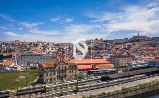 House in Coimbra (Se Nova, Santa Cruz, Almedina e Sao Bartolomeu), Coimbra District, Portugal 1