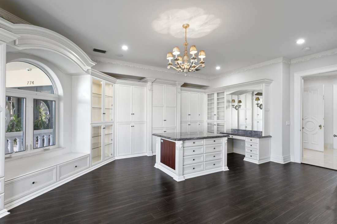 House in St. Petersburg, Florida, United States 4 - 16168946