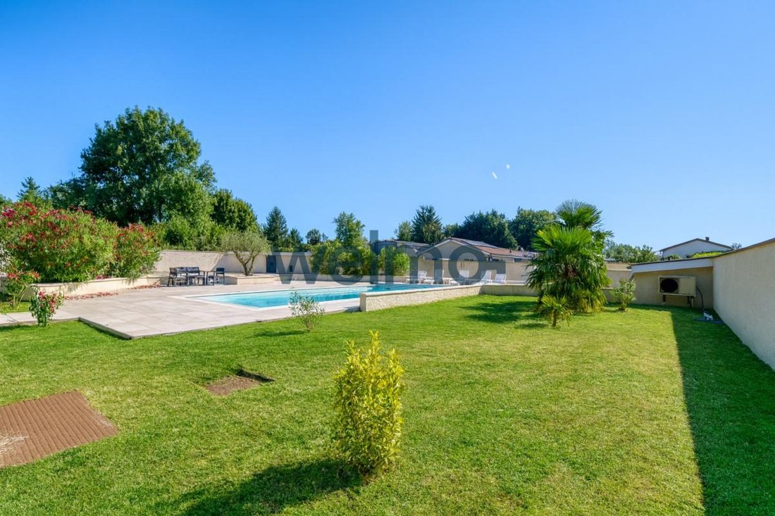 House in Villefranche-sur-Saone, Auvergne-Rhône-Alpes, France 3 - 16160911