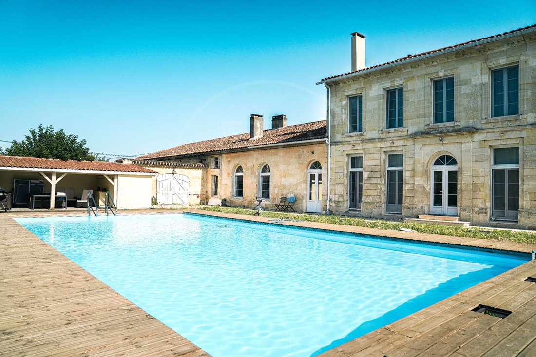 A Saint-Émilion Vineyard Château Reborn in Golden Light
