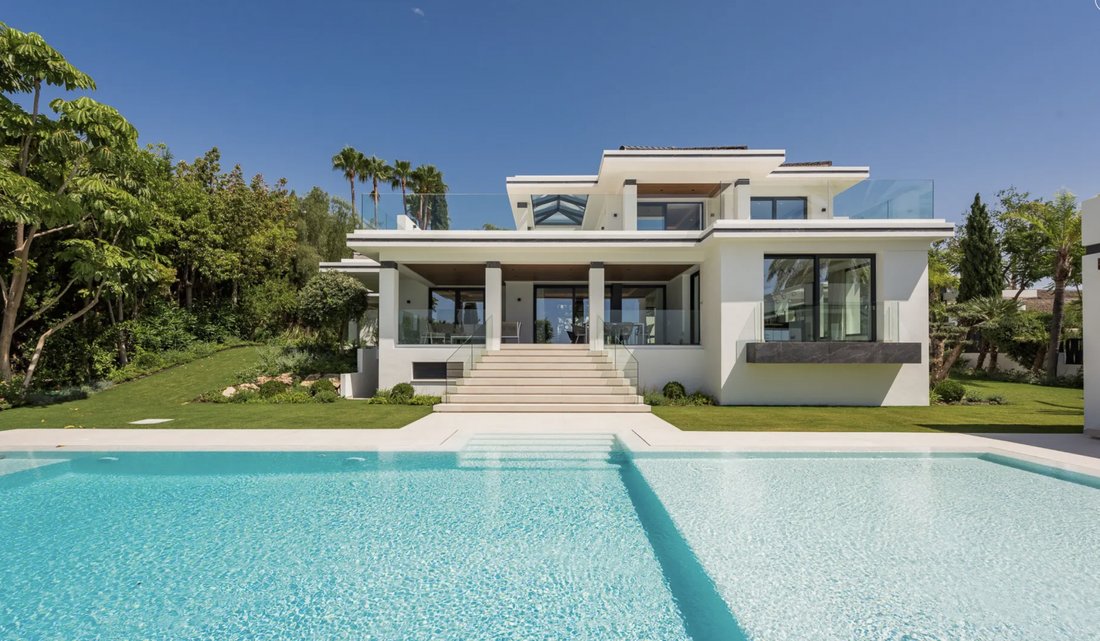 Villa in Cancelada, Estepona, Andalusia 1 - 16171478