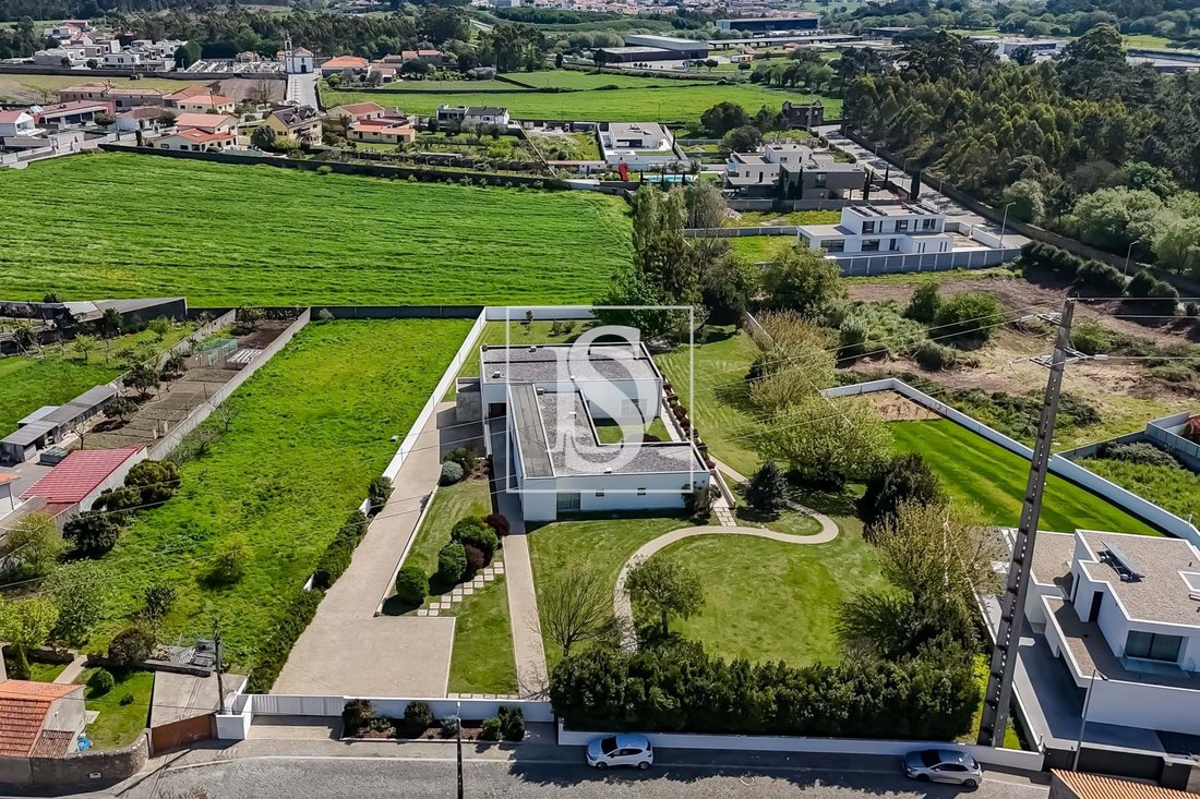 Villa in Povoa de Varzim, Beiriz e Argivai, Porto District, Portugal 2 - 16172132
