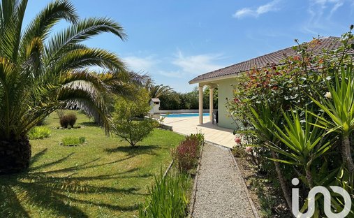 House in Belus, Nouvelle-Aquitaine, France 1