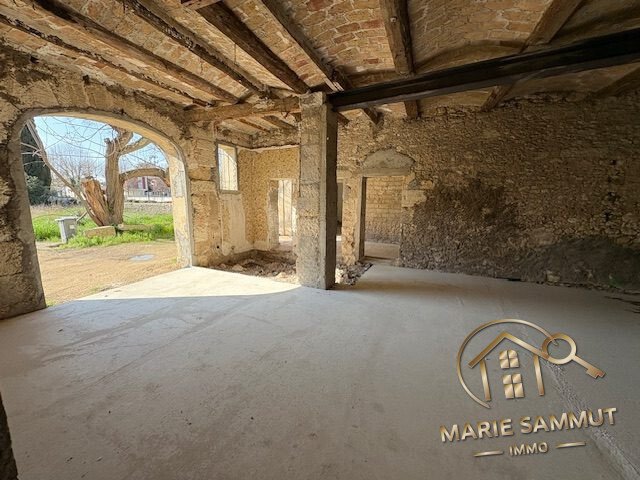 House in Centre Ville, Castries, France 2 - 15707277