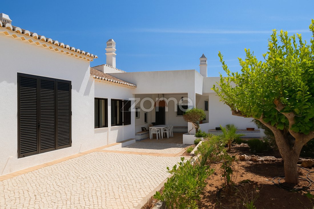 House in Lagoa e Carvoeiro, Algarve, Portugal 1 - 16172794