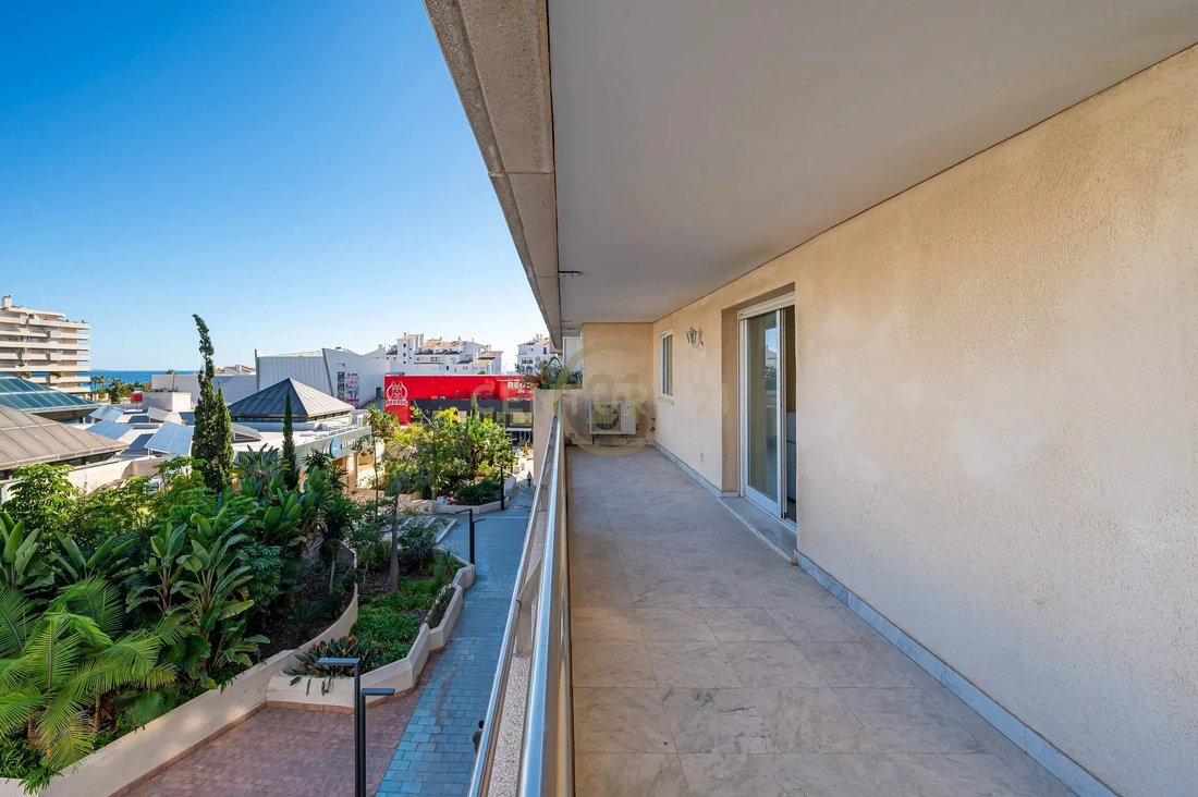 Apartment in Puerto Banus, Marbella, Spain 3 - 13687100