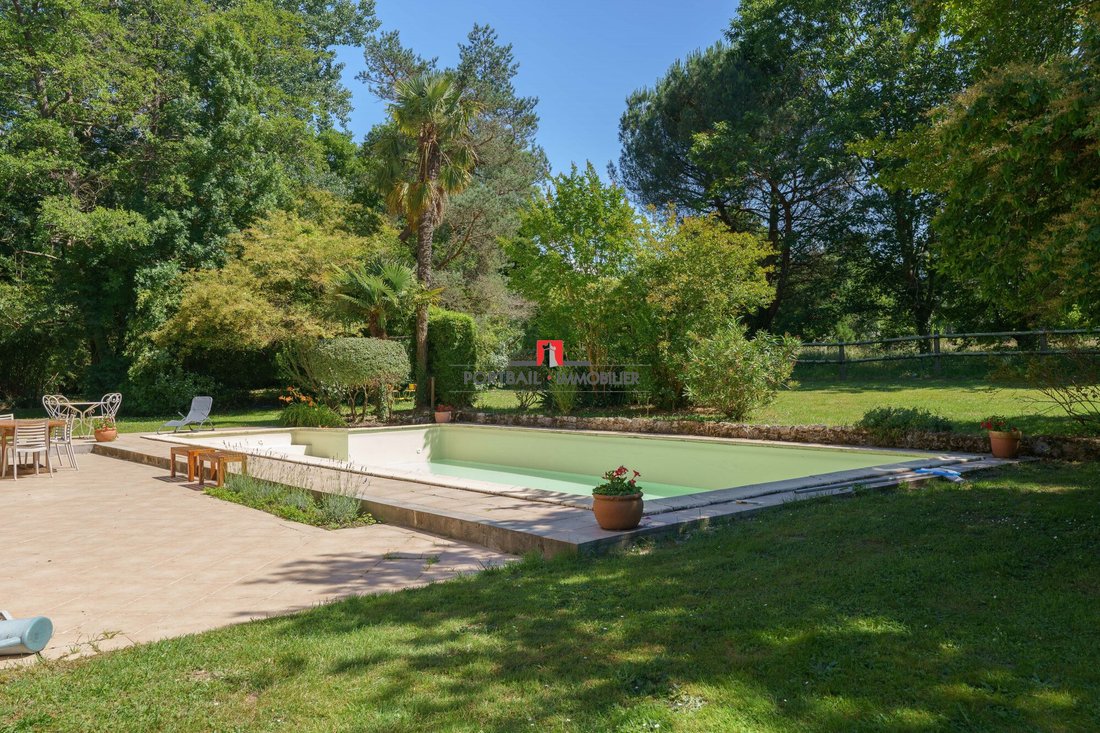 House in Saint-Laurent-d'Arce, Nouvelle-Aquitaine, France 2 - 14419903