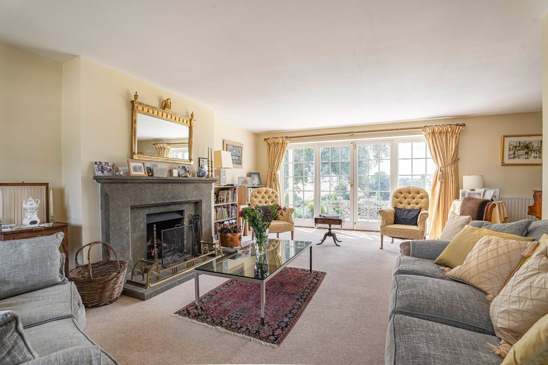 House in Horley, England 5 - 16175937