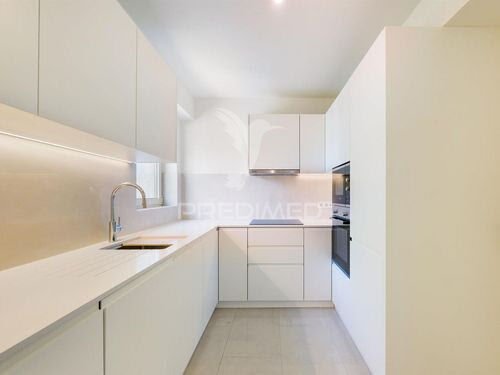 Apartment in Lordelo do Ouro e Massarelos, Porto District, Portugal 1 - 16177772
