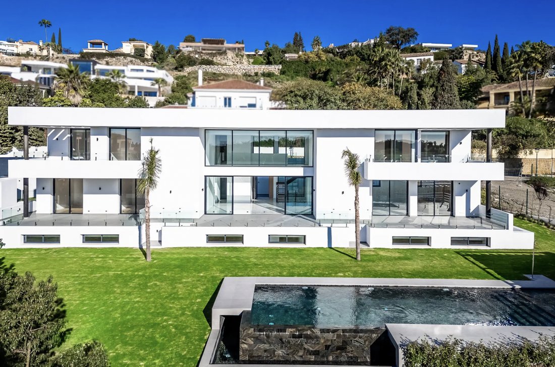 Villa in Benahavis, Andalusia, Spain 3 - 16171429