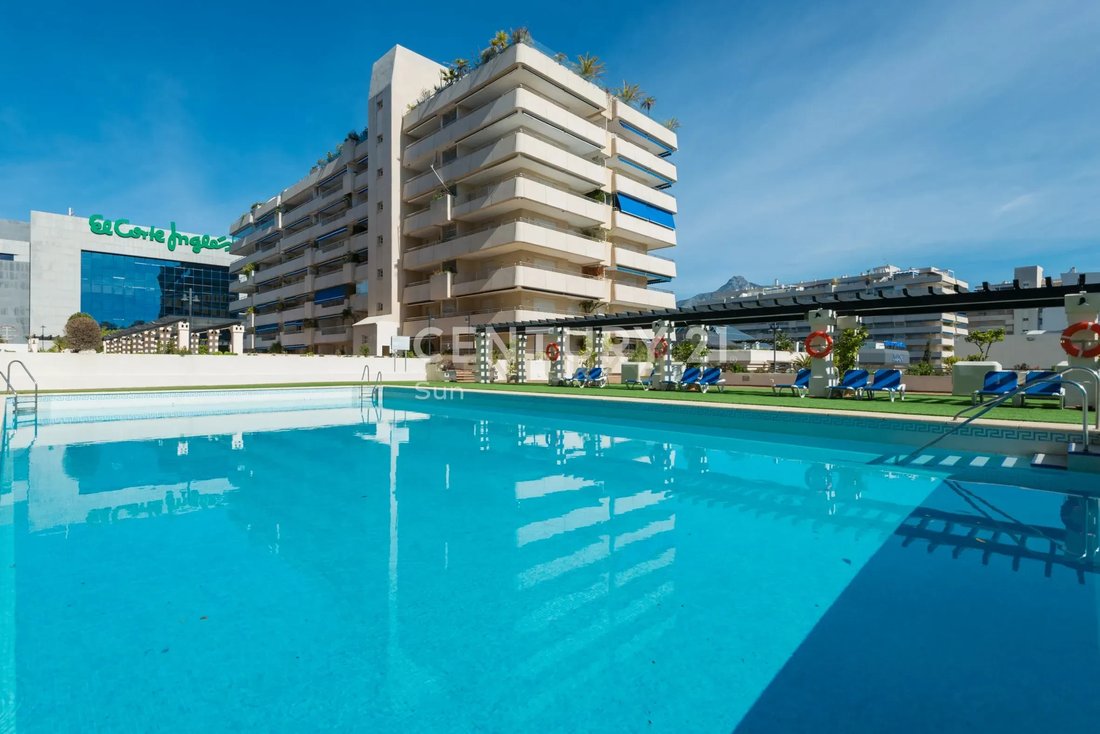 Apartment in Puerto Banus, Marbella, Spain 1 - 13687100
